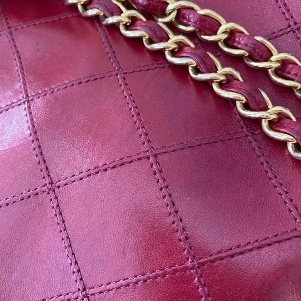 𝅺Chanel Vintage Red‎ Leather Crossbody Bag - Picture 13 of 14